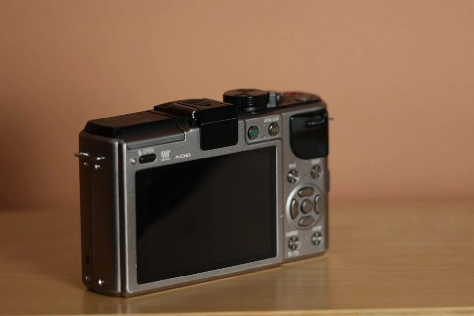 Panasonic Lumix GX1 + Accessories - photo 4