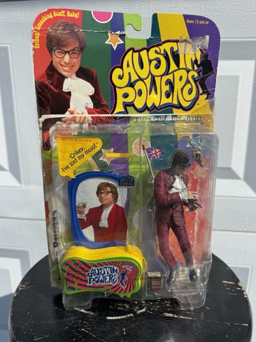 McFarlane Ultra-Cool Austin Powers Talking Action Figure w/ Gun - photo 2