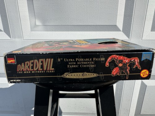 Toy Biz Marvel Milestones Daredevil 8in Collector's Edition Figu - photo 3