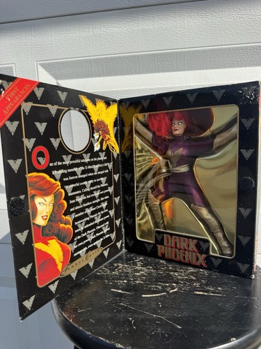 Toy Biz Marvel Famous Covers Dark Phoenix X-Men 8in Figure - photo 2