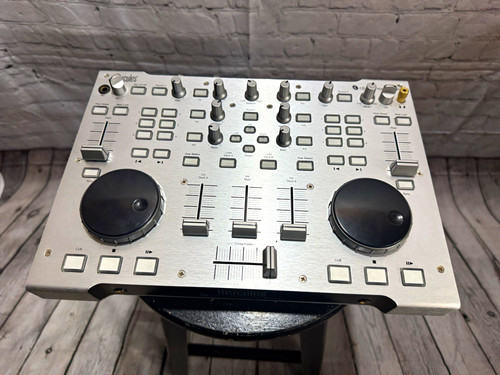 Hercules DJ Console RMX Double Deck Controller 4-Ch Built-In Mix - photo 2