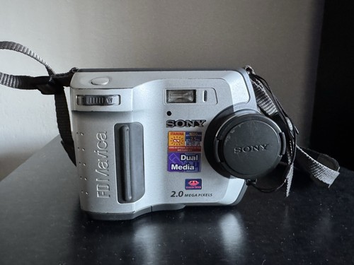 Sony Mavica MVC-FD200 2.0MP Compact Camera 3x/6x Zoom - photo 3