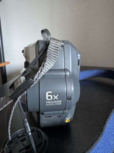 Sony Mavica MVC-FD200 2.0MP Compact Camera 3x/6x Zoom - photo 5