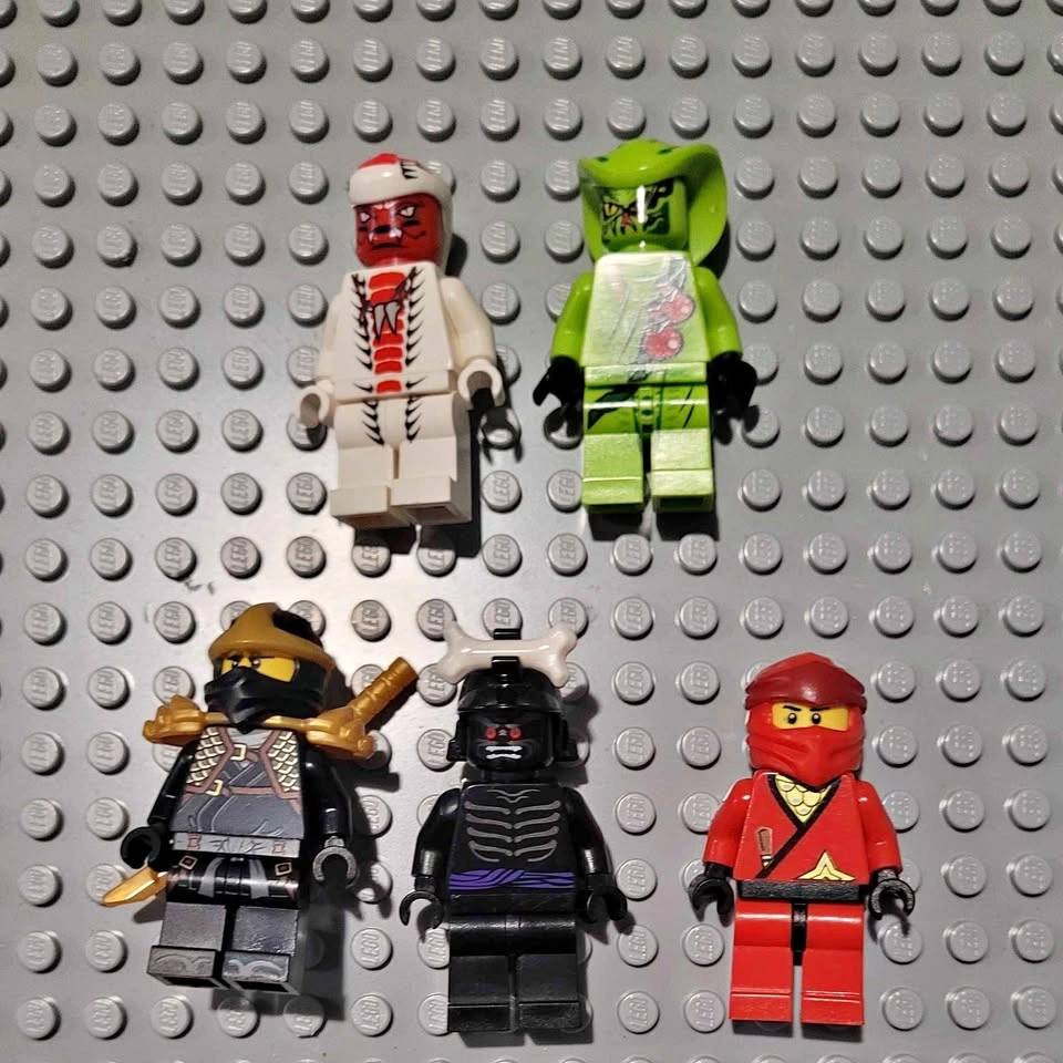 LEGO Ninjago minifigures lot