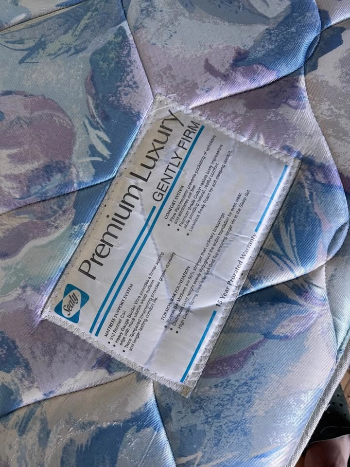 Spring Mattress and Box Spring Set Sealy - photo 4