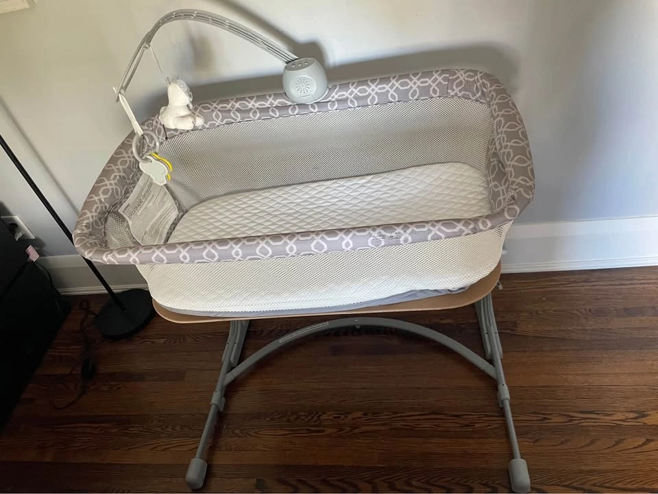 Arm's Reach Co-Sleeper Bassinet - photo 2
