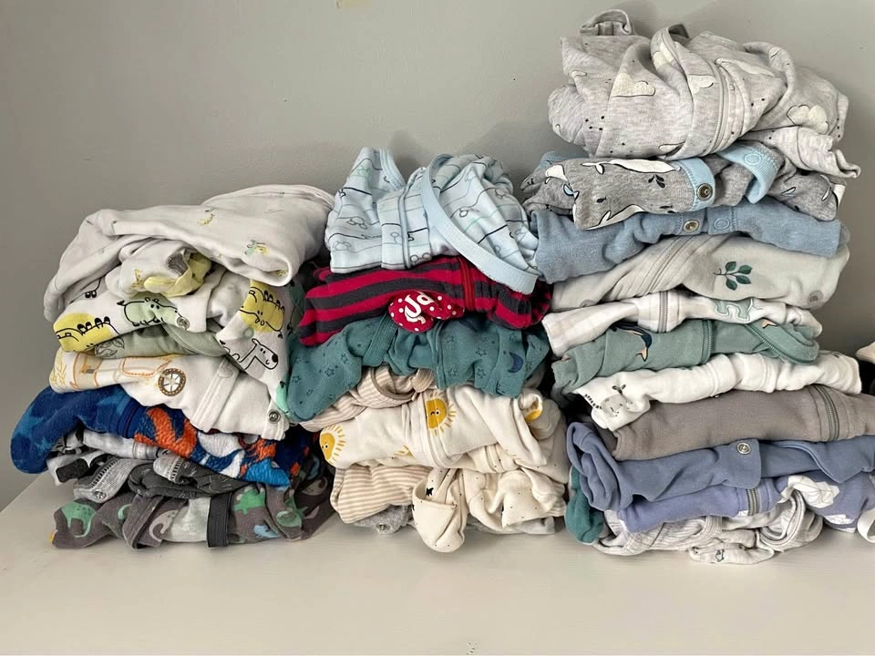 100+ Newborn/Infant Clothes & Accessories (0-3 mo)