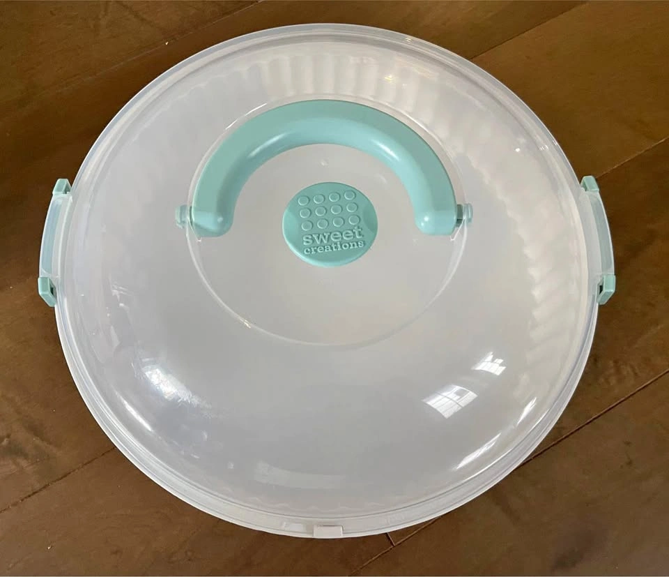 Cupcake or pie carrier