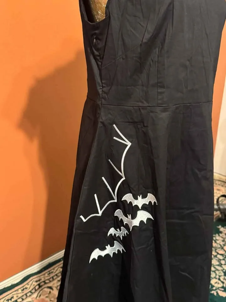 Size 2XL – Brand New Gothic Bat Embroidered Dress 🦇🖤 image indicator(3)