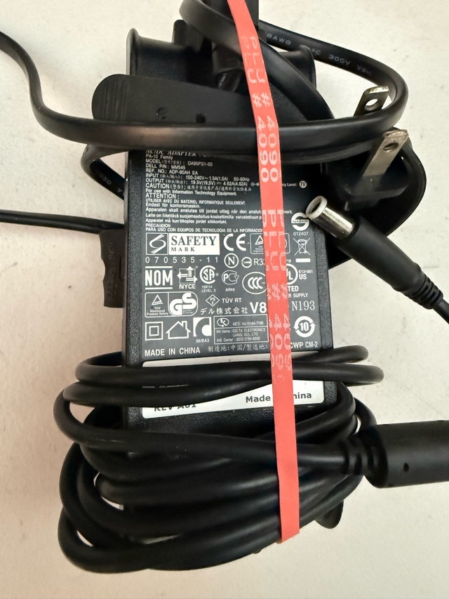 Dell AC/DC Adapter MM545 19.5V 4.62A