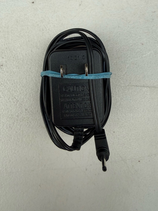 AC/AC Adaptor Model U060030A12V 6V 0.3A