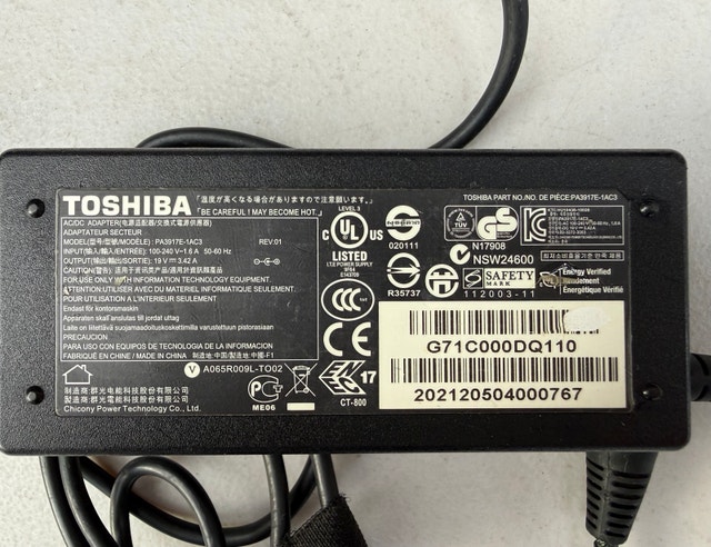 Toshiba AC/DC Adapter PA3917E-1AC3 19V 3.42A