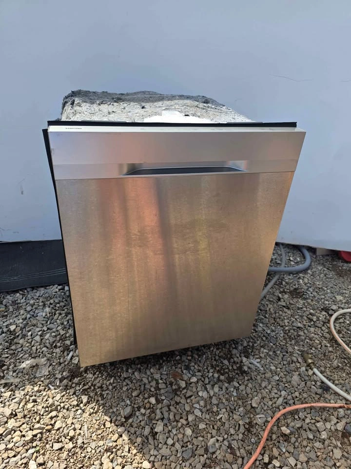 Samsung 24" Stainless Steel Dishwasher For Sale - photo 2