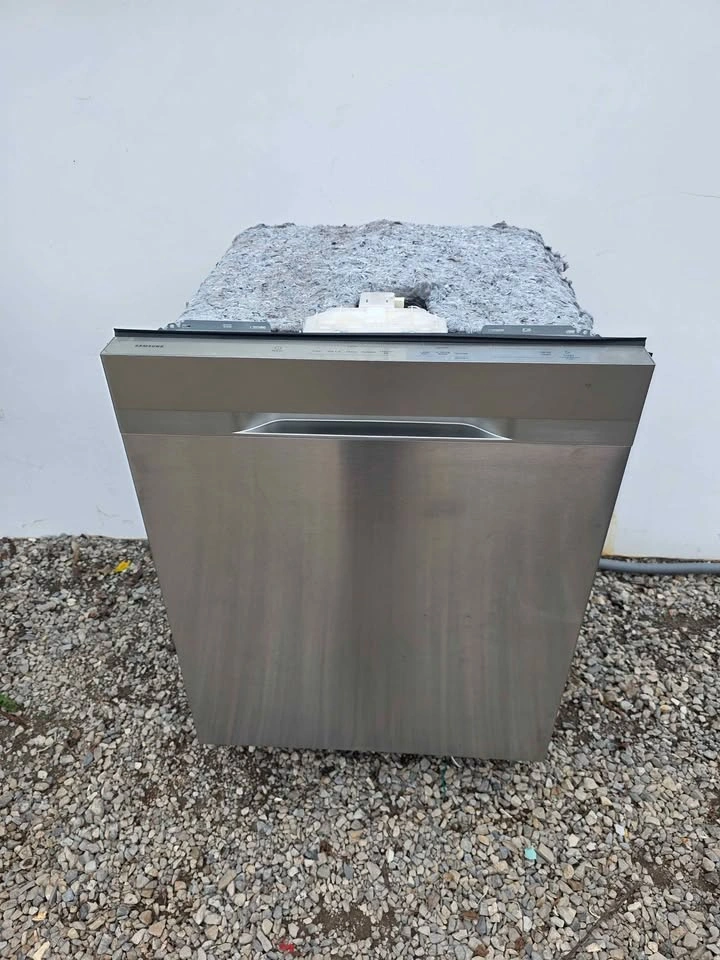 Samsung 24" Stainless Steel Dishwasher For Sale - photo 2