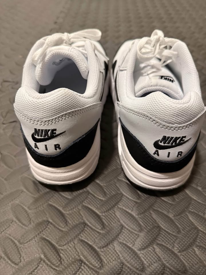 Nike Air Max 1 GS – White/Black size 6.5Y - photo 2