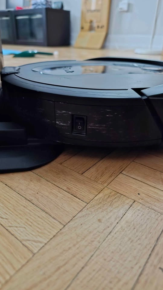 Shark Smart Robot Vacuum with Self-Empty Base - photo 2