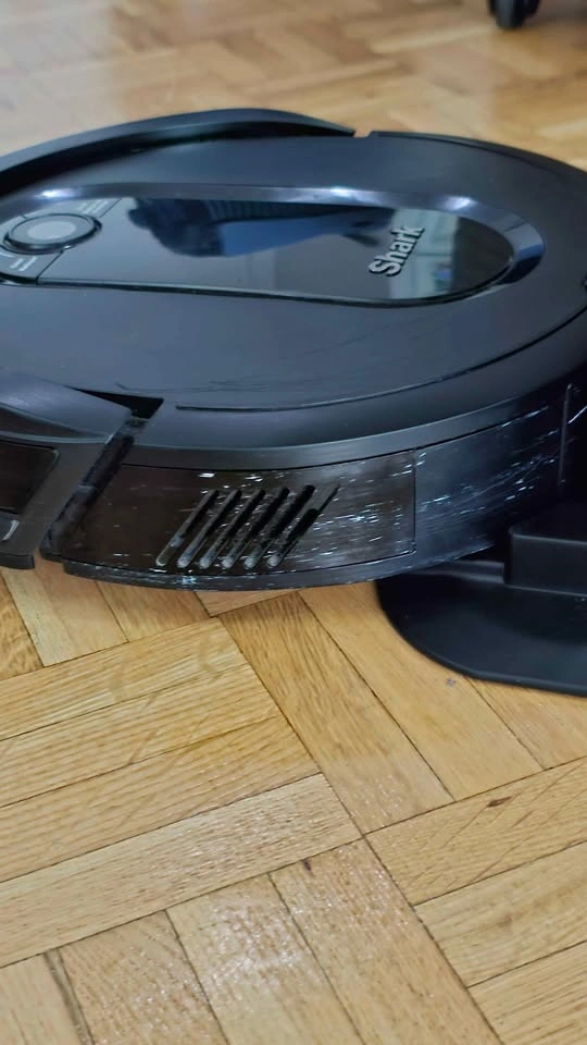 Shark Smart Robot Vacuum with Self-Empty Base - photo 4