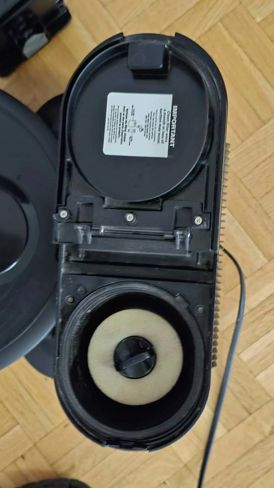 Shark Smart Robot Vacuum with Self-Empty Base - photo 5