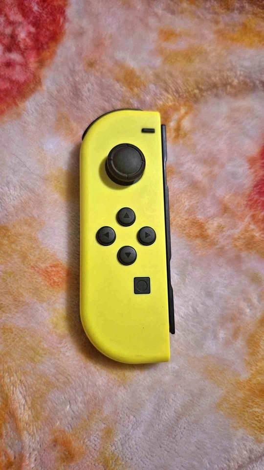 Nintendo Switch Yellow Joycon