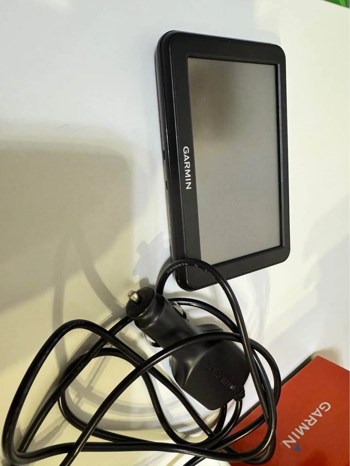 Garmin nüvi 50LM 5" GPS Navigator (No Mount) - photo 2