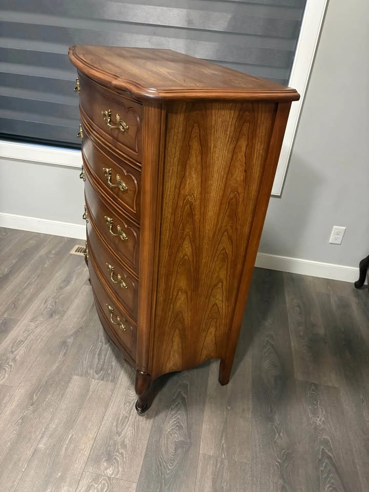 French Provincial chest of drawers - photo 4