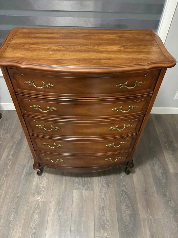 French Provincial chest of drawers - photo 5