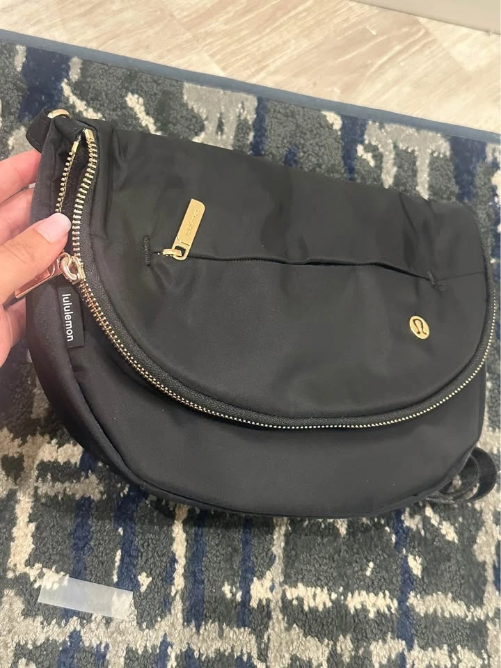 Lululemon All Night Festival Bag 5L – Black & Gold - photo 5