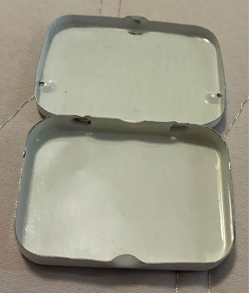 RARE - Pristine Vintage 1980s Bayer Aspirin Metal Pocket Tin - photo 2