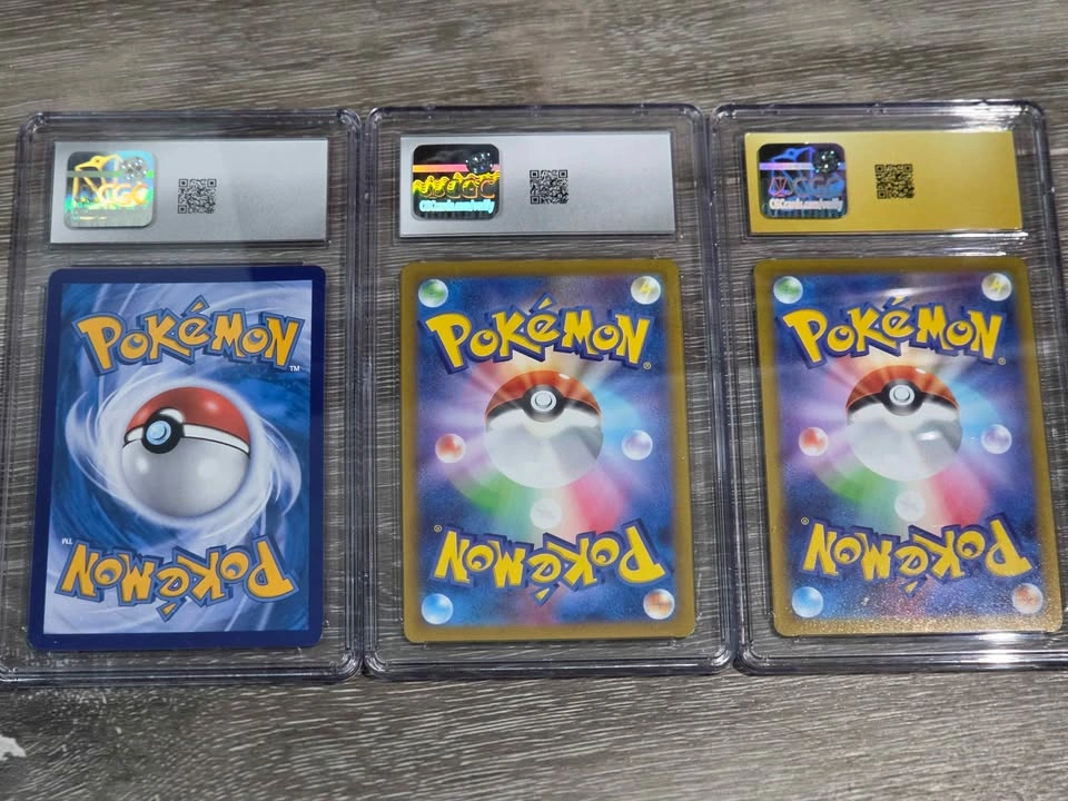 Pokémon CGC 10 Aerodactyl V, Charizard V, Zekrom - photo 2