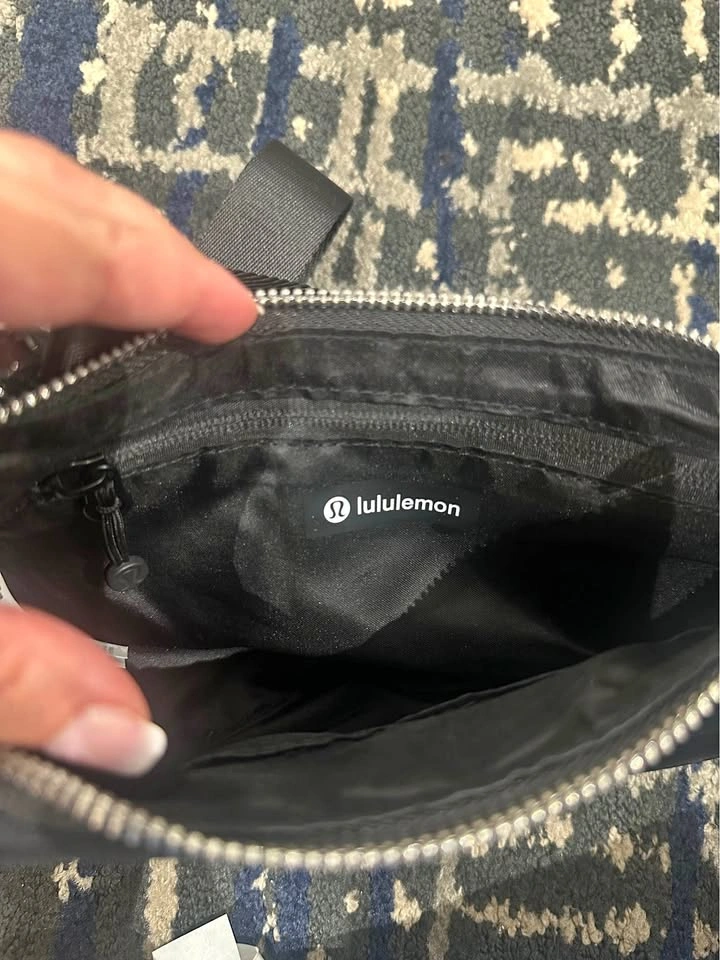 Lululemon City Essentials Small Shoulder Bag 3L – Black