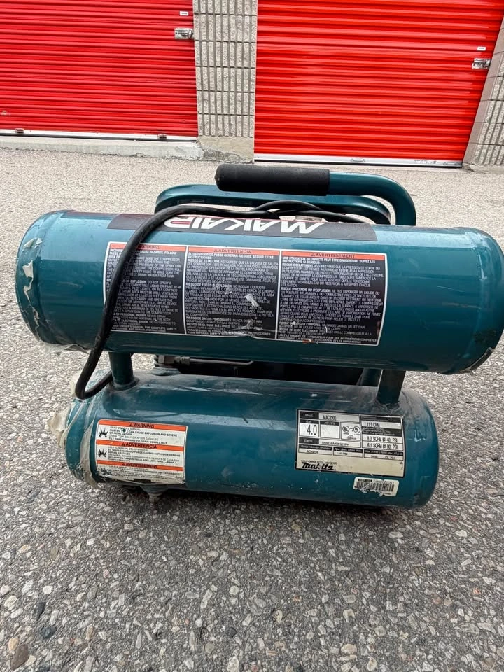 Makita MAC2200 portable air compressor, 4-gallon tank - photo 4