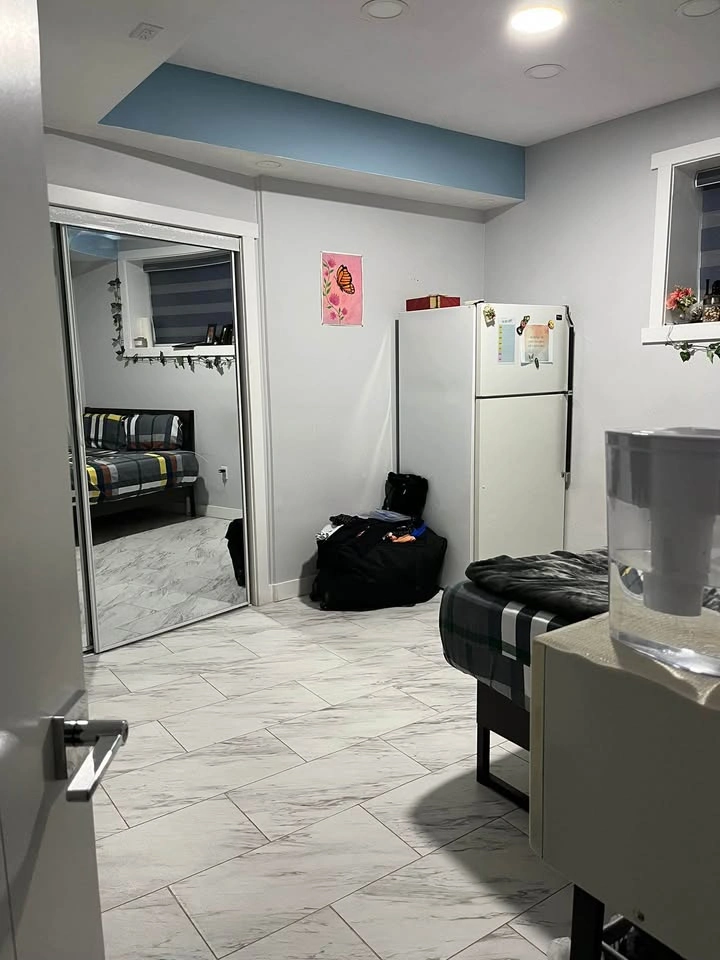 Private room for rent - photo 5