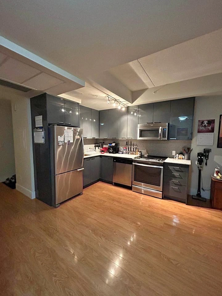 1 Bed + 1 Den + 1 Bath Apartment for Rent