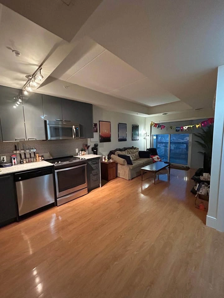 1 Bed + 1 Den + 1 Bath Apartment for Rent - photo 2