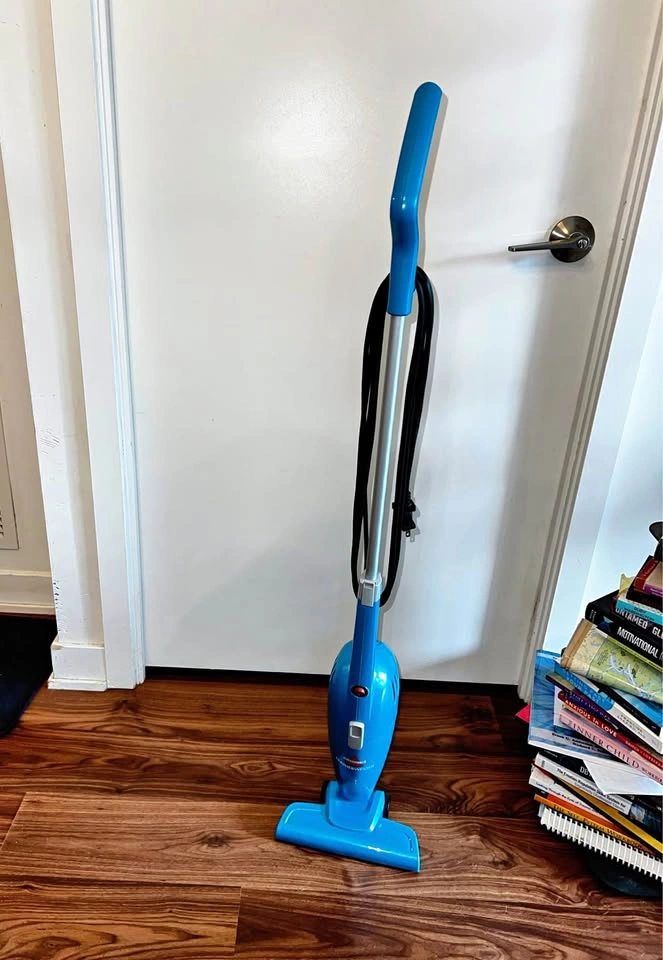 BISSELL FeatherWeight 3-in-1 Stick Vacuum 2033