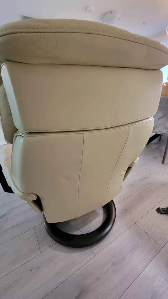Stressless Leather Recliner with Ottoman and Tray - photo 4