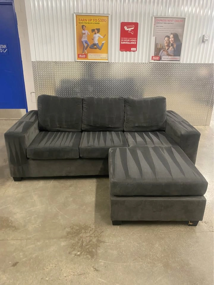 Leon’s Fava Reversible Sectional Sofa Couch - photo 3