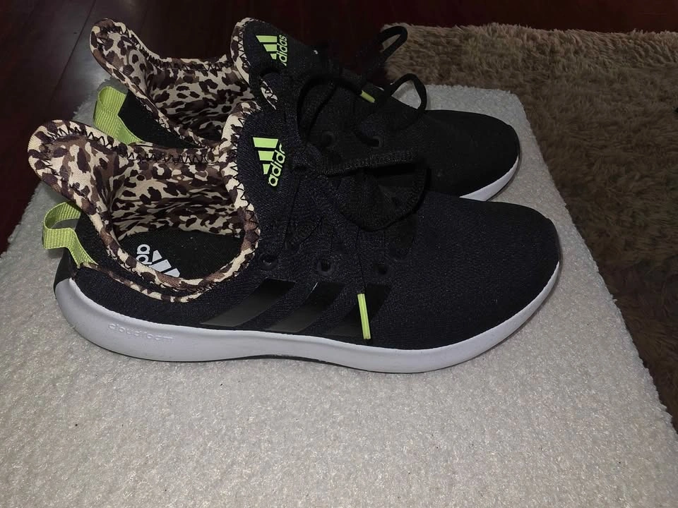 Women shoes size 8