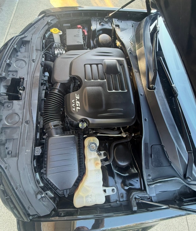2022 Chrysler 300 S AWD 3.6L V6 - photo 2