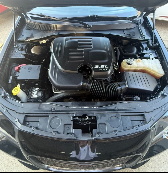 2022 Chrysler 300 S AWD 3.6L V6 - photo 3