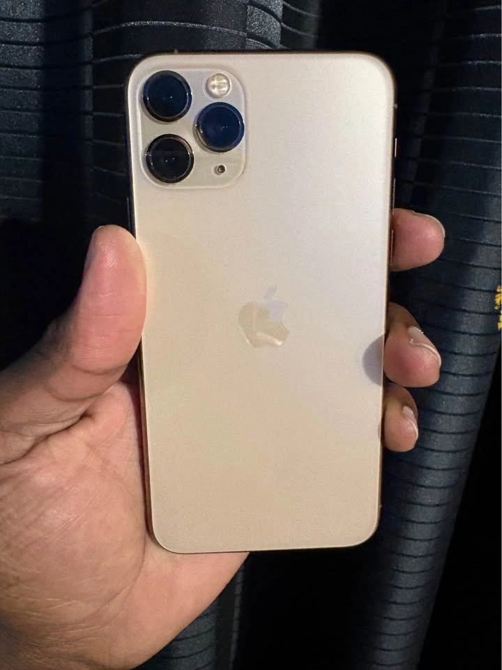 iPhone 11 Pro - photo 2