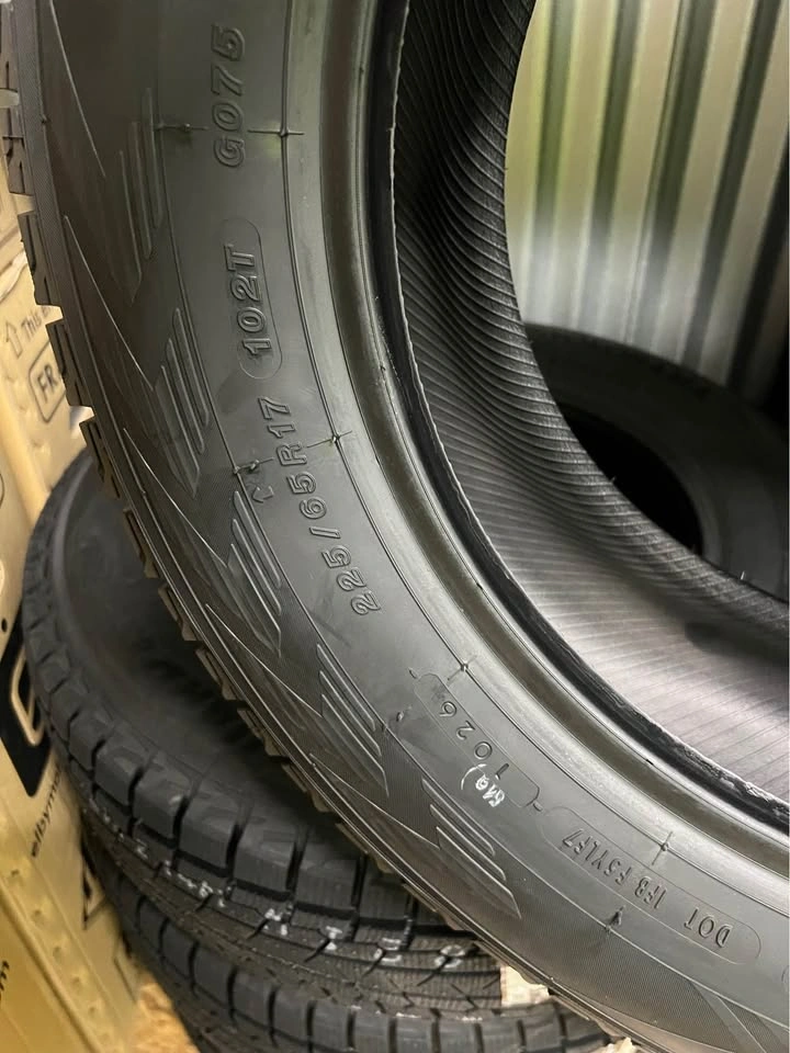 225/65R17 102T Yokohama ICEGUARD G075 Winter Tires - photo 3