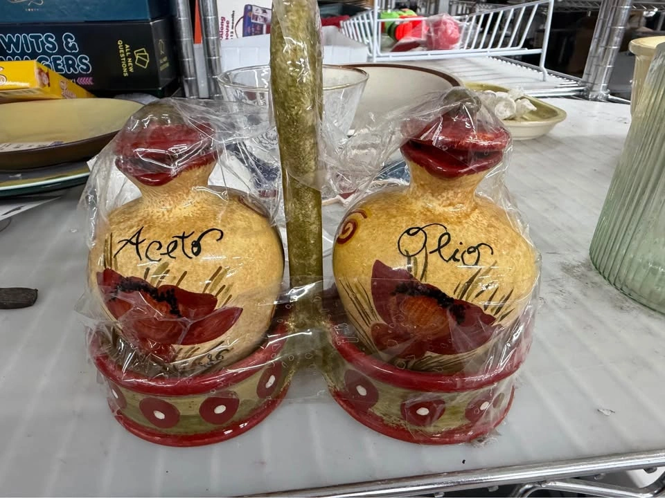 Vintage Italian Hand-Painted Deruta Ceramic Cruet Set - photo 3