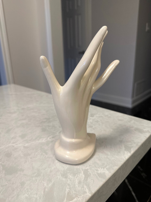 Vintage ceramic elegant hand jewelry holder - photo 4