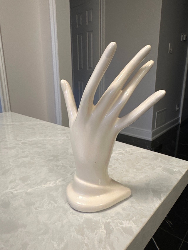 Vintage ceramic elegant hand jewelry holder - photo 5