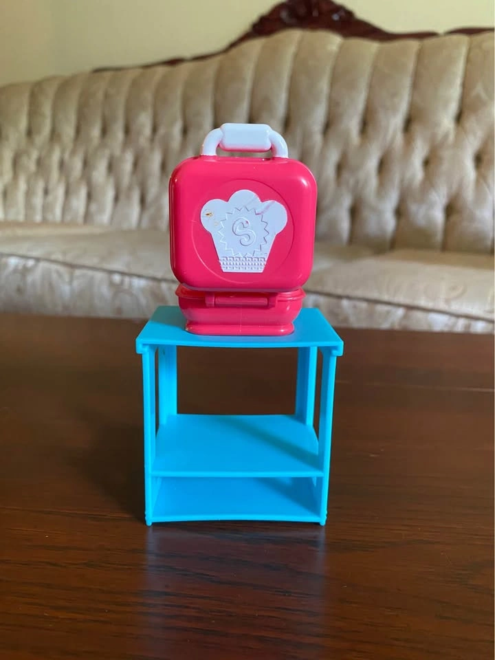Shopkins Season 4 Food Fair Cupcake Queen Cafe Playset - photo 4
