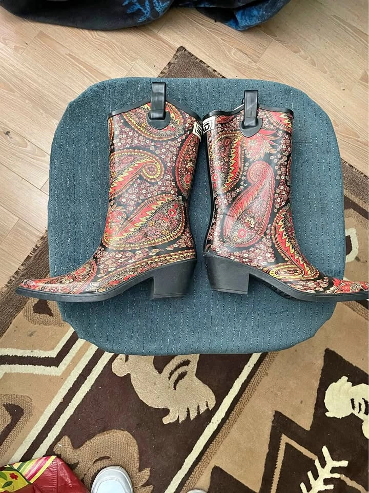 Suko Rain Boots Women’s Size 7