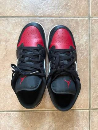 Jordan 1 Low Bred 2.0 size 7Y (Women’s 8.5) - photo 2