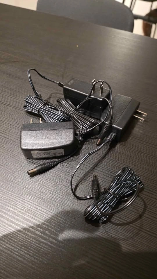 Power adapters (new) - photo 2