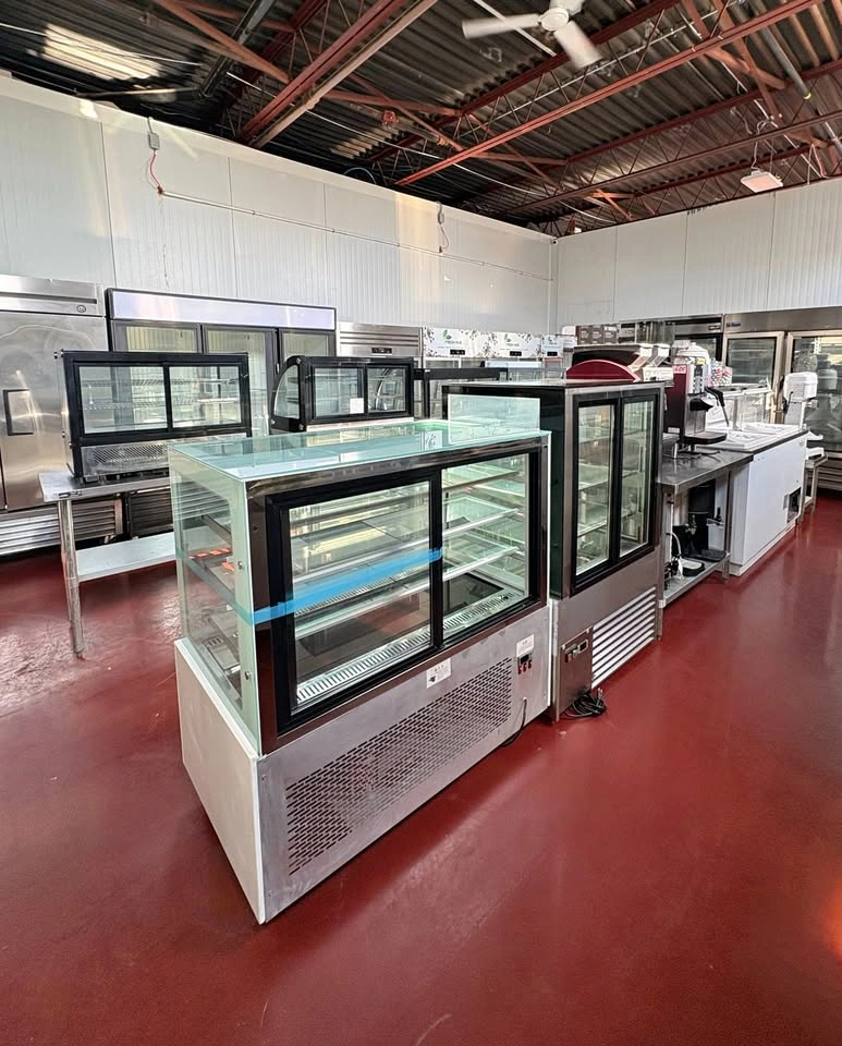 Pastry Display Case Refrigerator – Sep 21 Auction